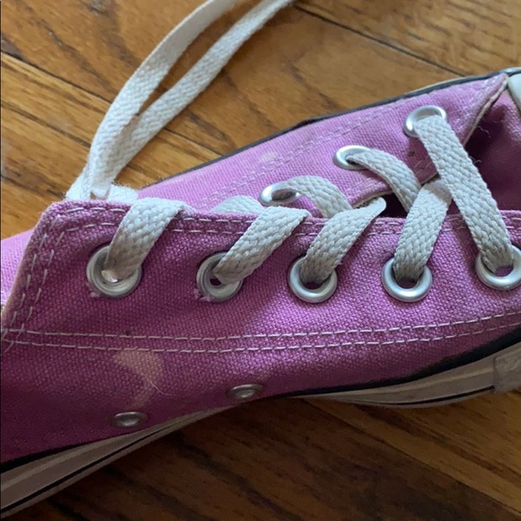 purple converse - Picture 2 of 4